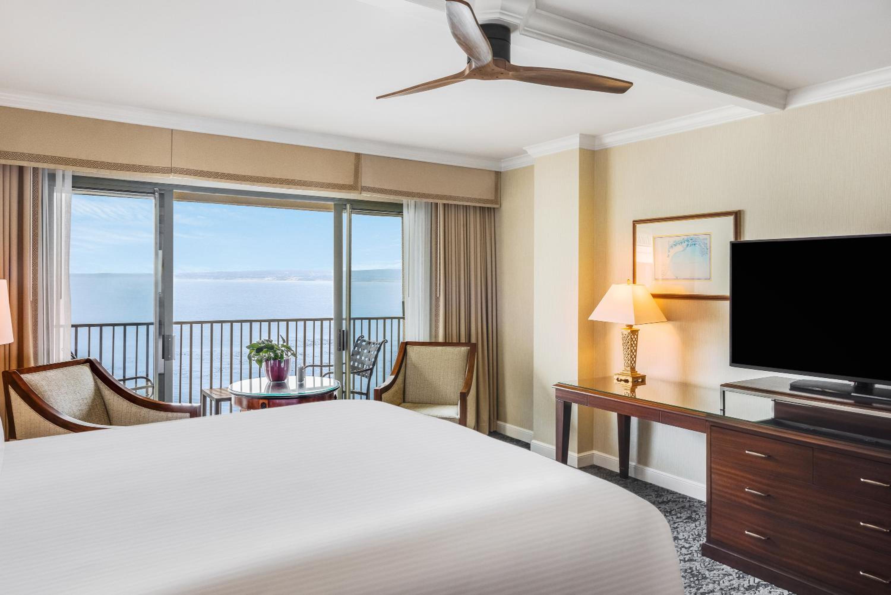 Room, King Bed, Sea Front, Balcony