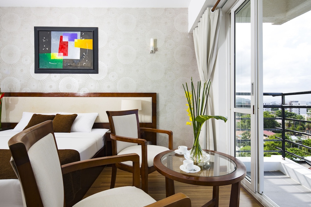 Starlet Hotel 48/64