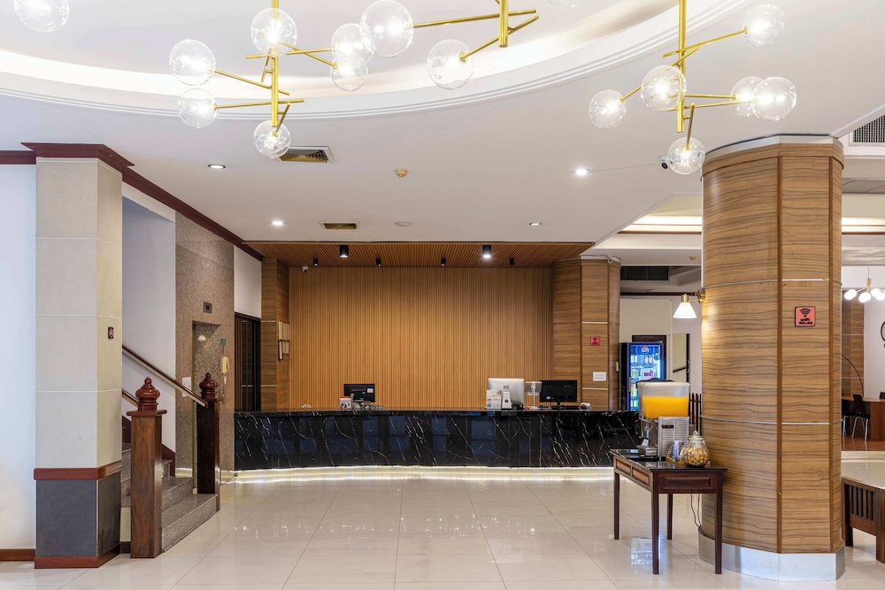 The President Hotel at Chokchai 4 13/57