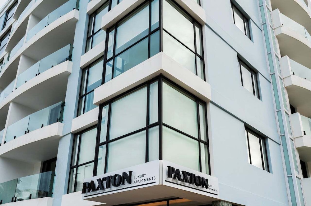 Paxton Luxury Apartments 3/35