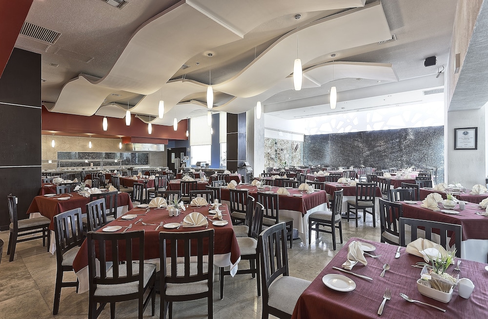 HOLIDAY INN CAMPECHE 58/78
