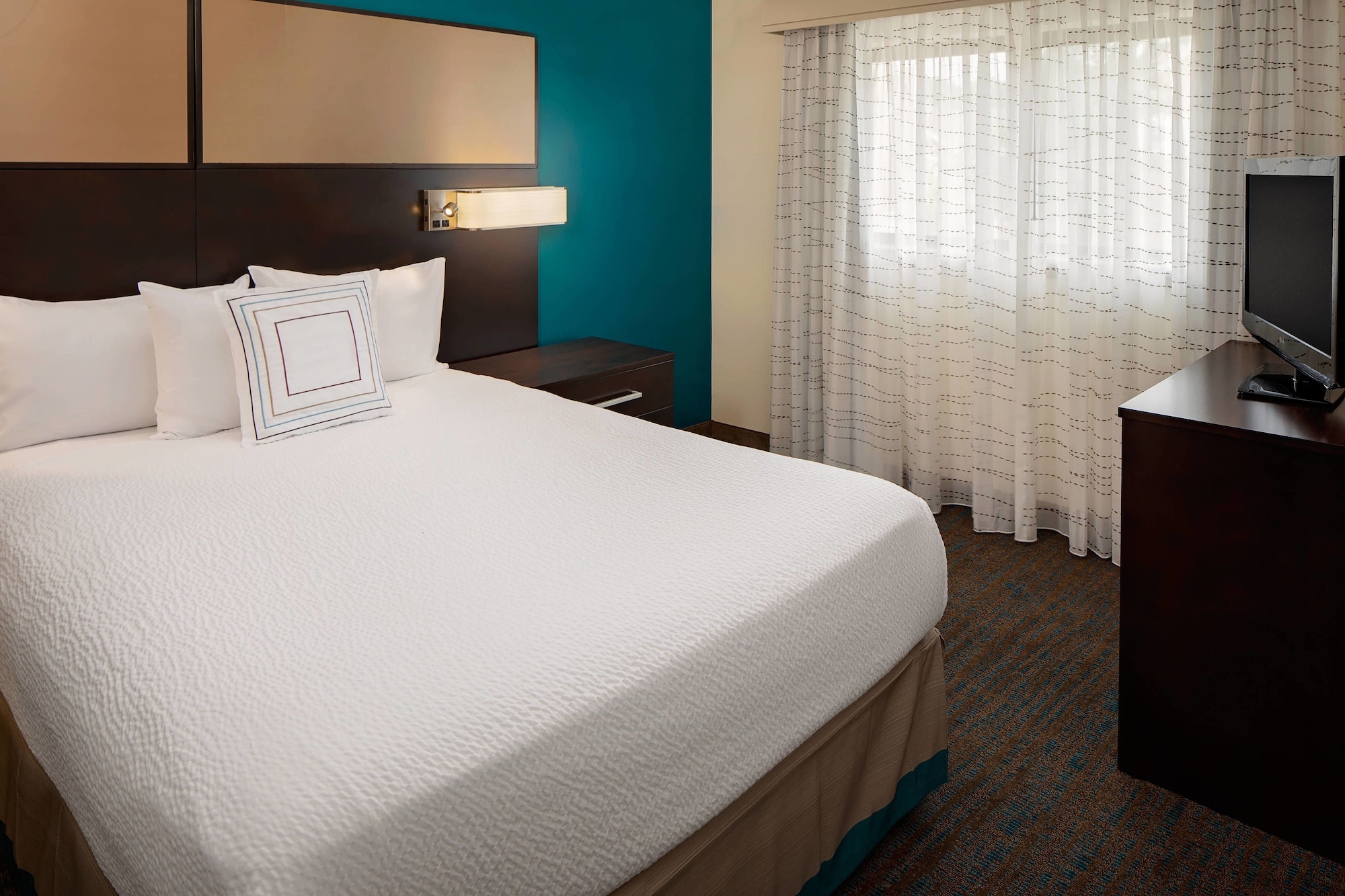 2 Bedrooms, Bi Level, Suite, 2 Double Beds