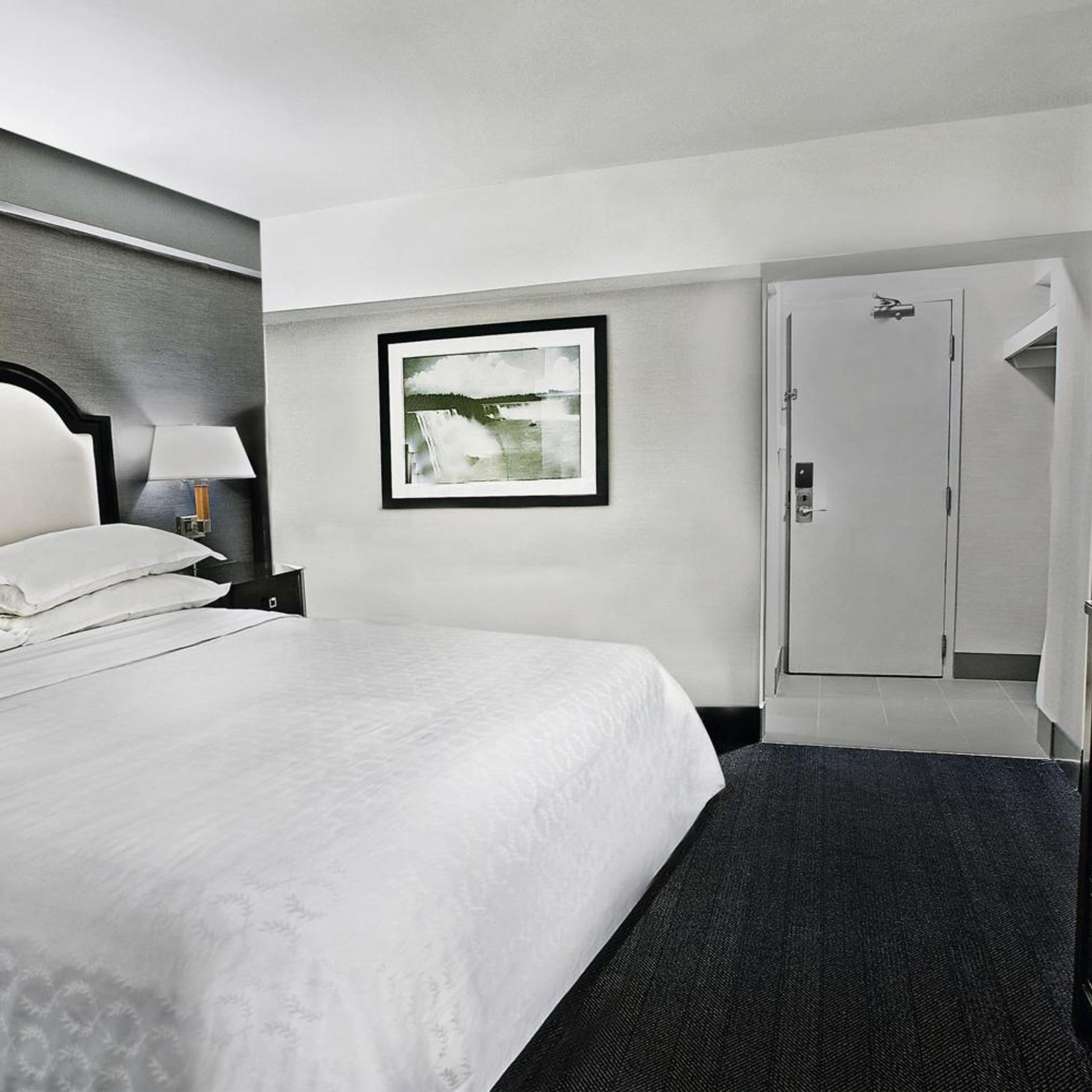 Guest Room, King Bed, Queen Bed