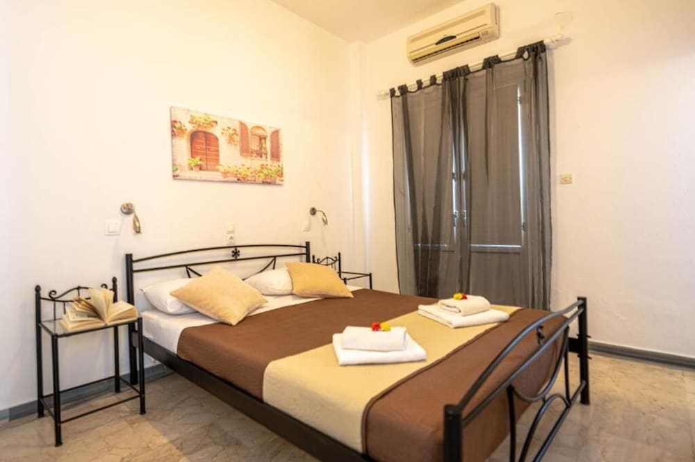 Join Us Low Cost Rooms 10/34