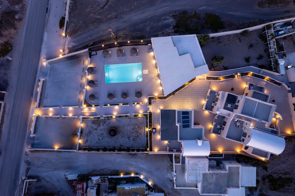 EN PLO BOUTIQUE SUITES 1/49