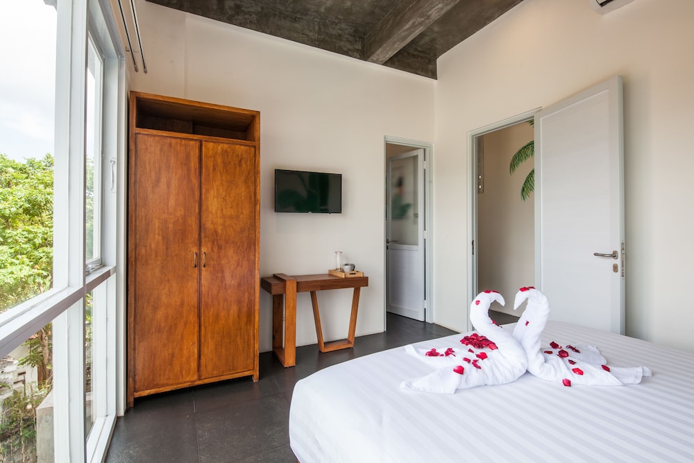 ROOM, DOUBLE BED