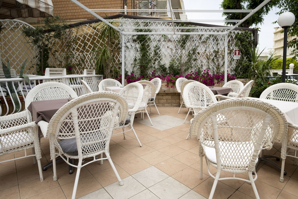 Hotel Corallo Garni 34/45