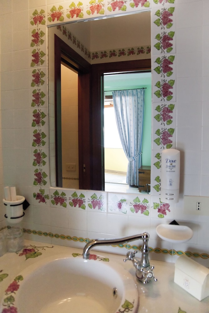 Hotel A Pinnata Lipari 31/33