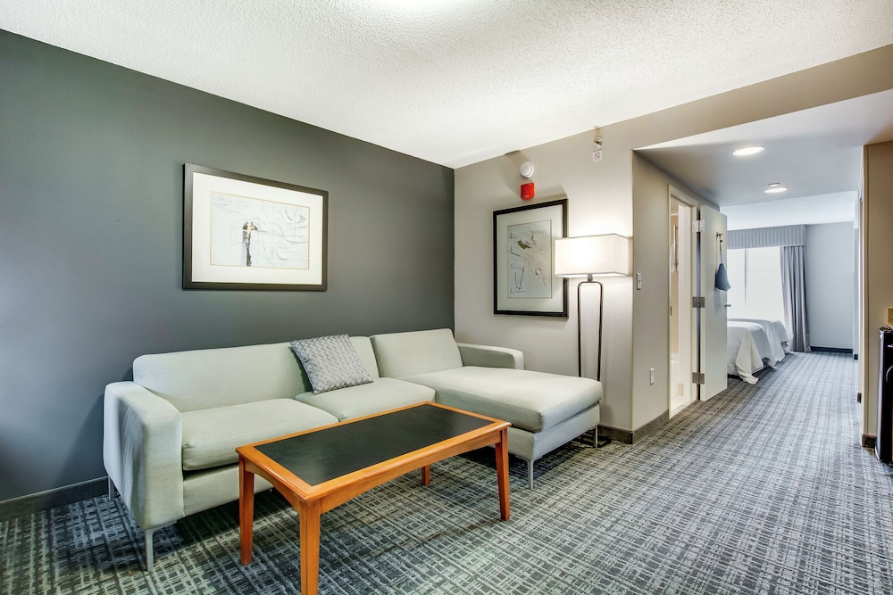 Hilton Garden Inn Louisville Airport 46/69