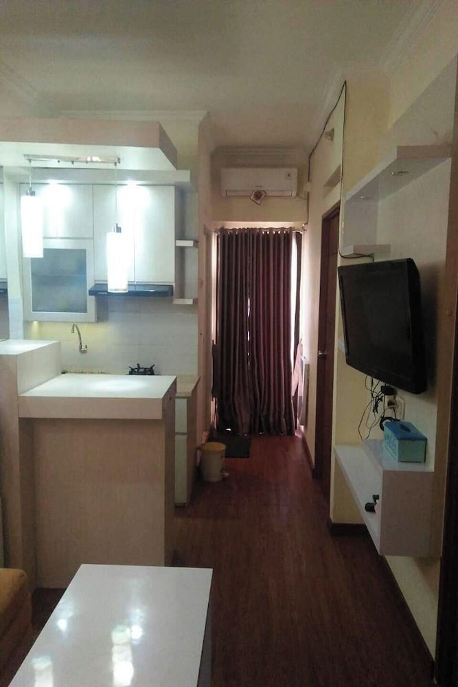 Kemang View by Happy Room by Zuzu 25/34