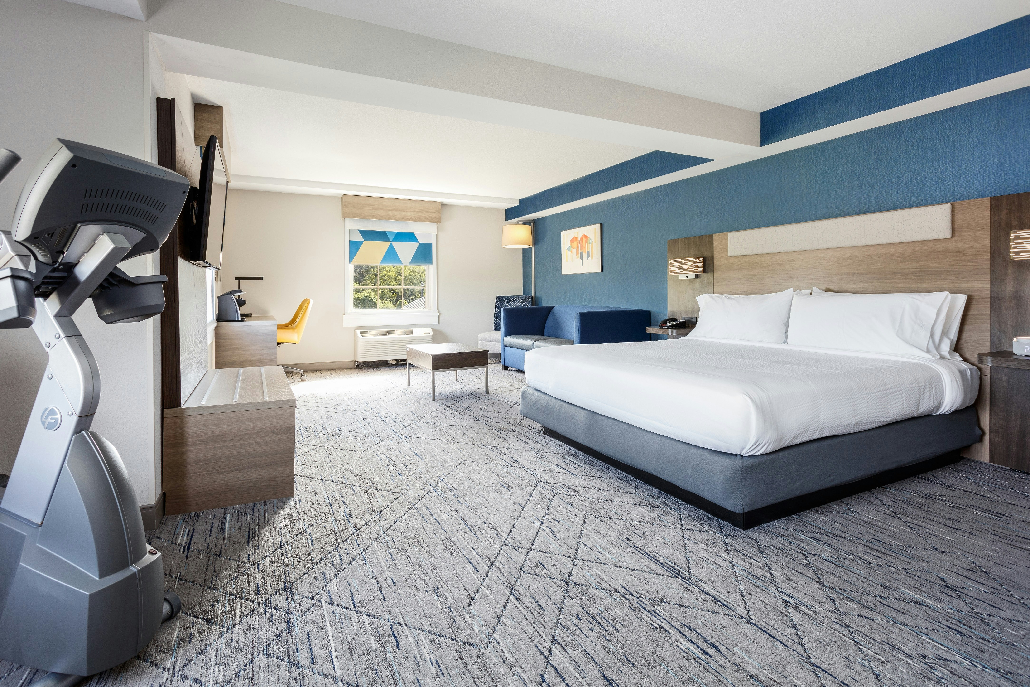 Suite, King Bed, Extra Floor Space