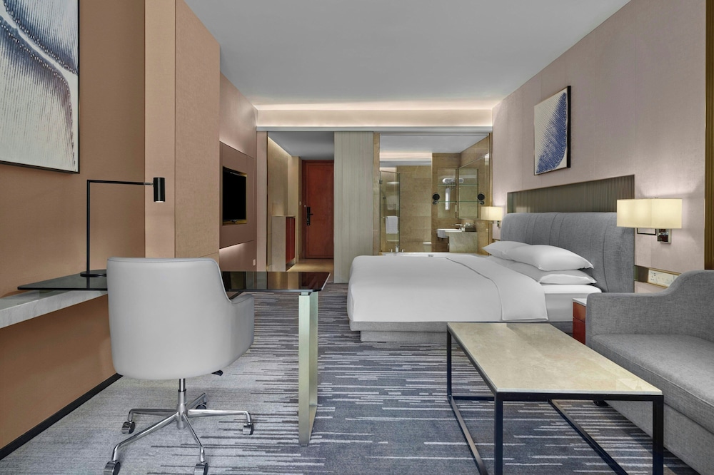 Mountain, Club, Executive, King Bed