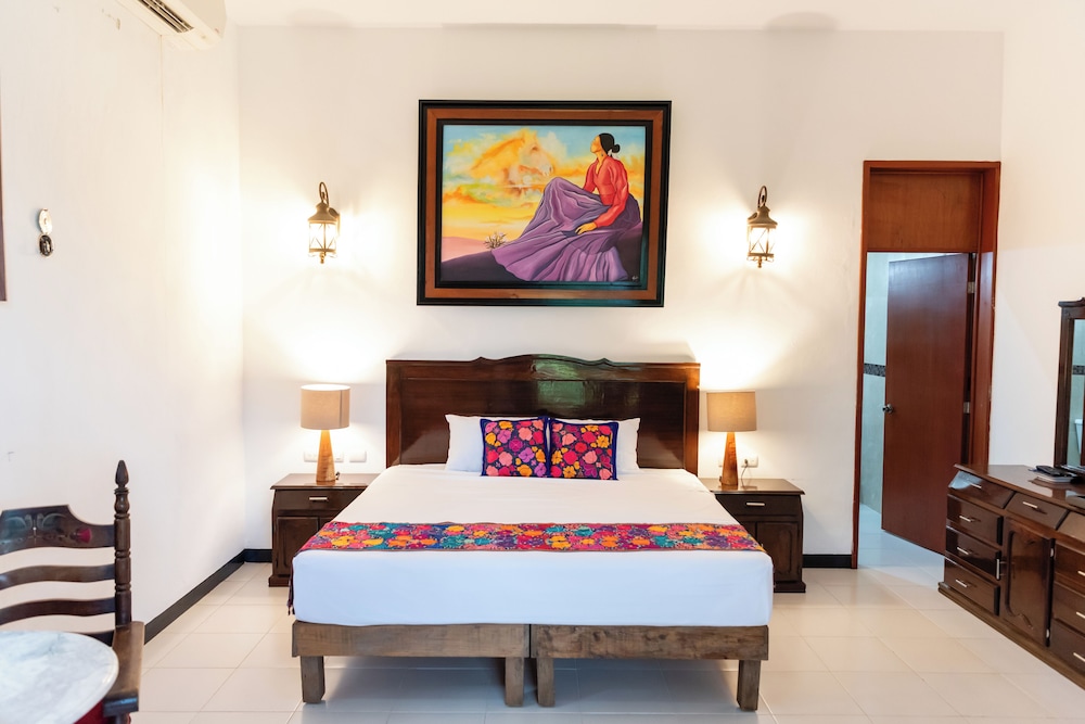 HOUSE, KING BED, HOT TUB