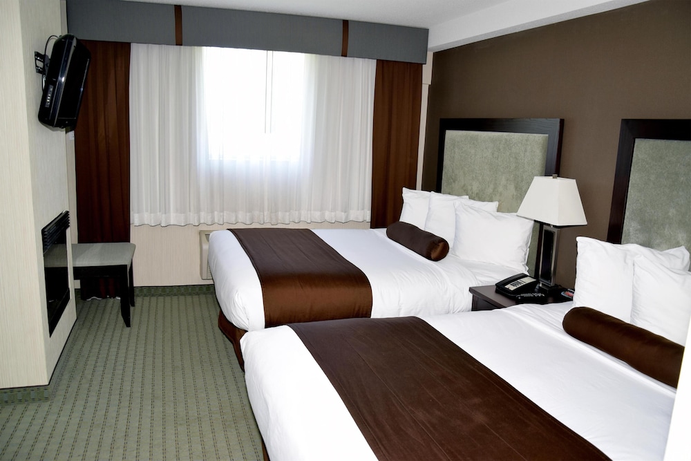 Coast Lethbridge Hotel and Conference Centre 7/50