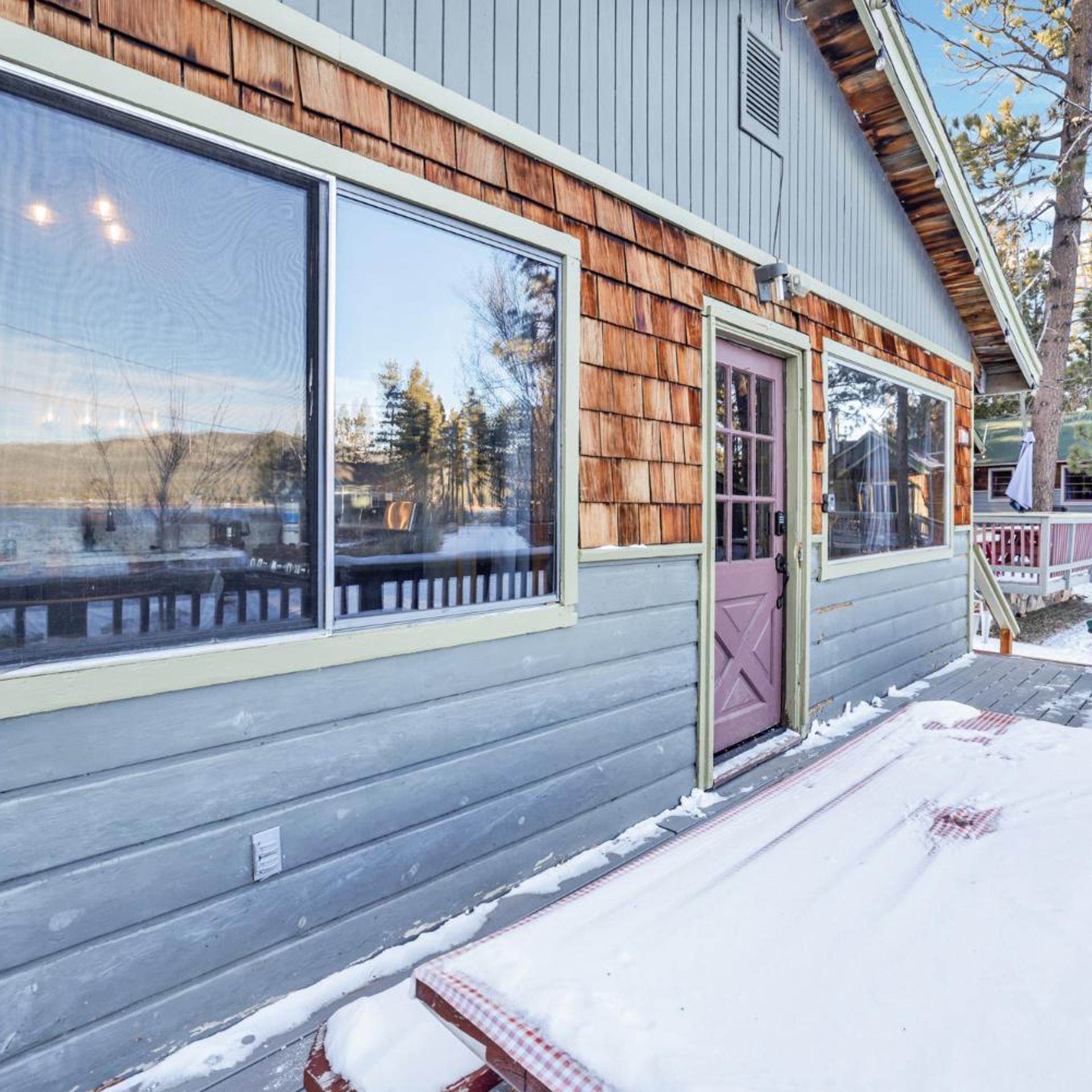 Lakefront Family Cabin by Big Bear Vacations 8/30