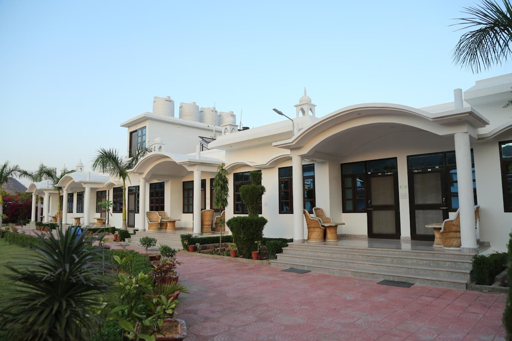 GULMOHAR SARISKA RESORT 5/45