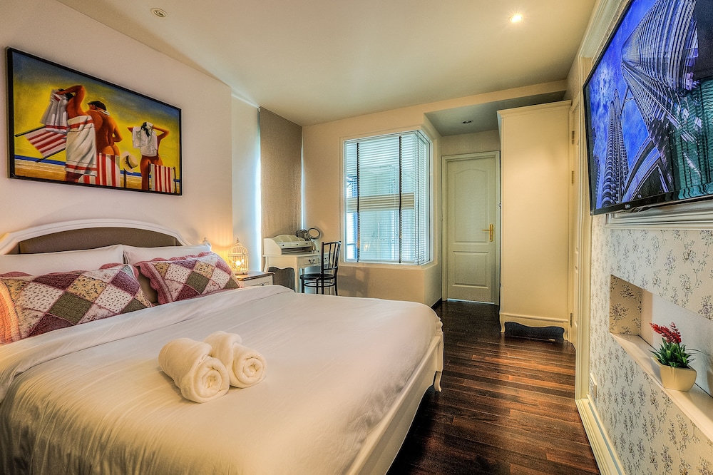 The Title Boutique Condotel 23/65