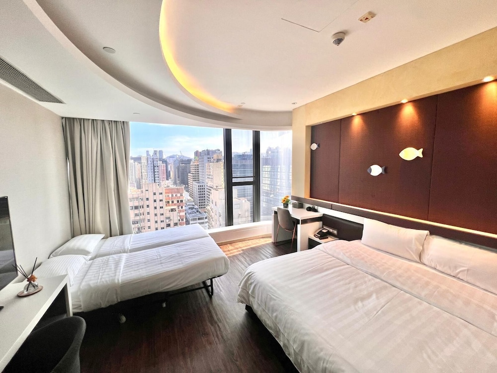 Epoch Hotel 16/34