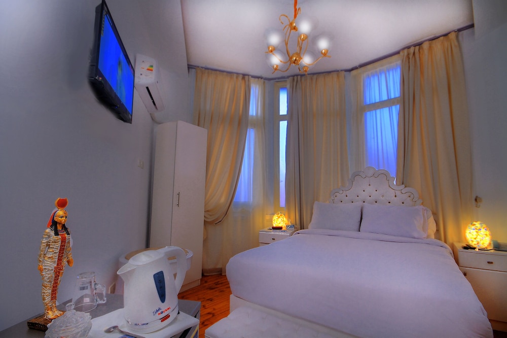 DELUXE, DOUBLE BED, CITY VIEW