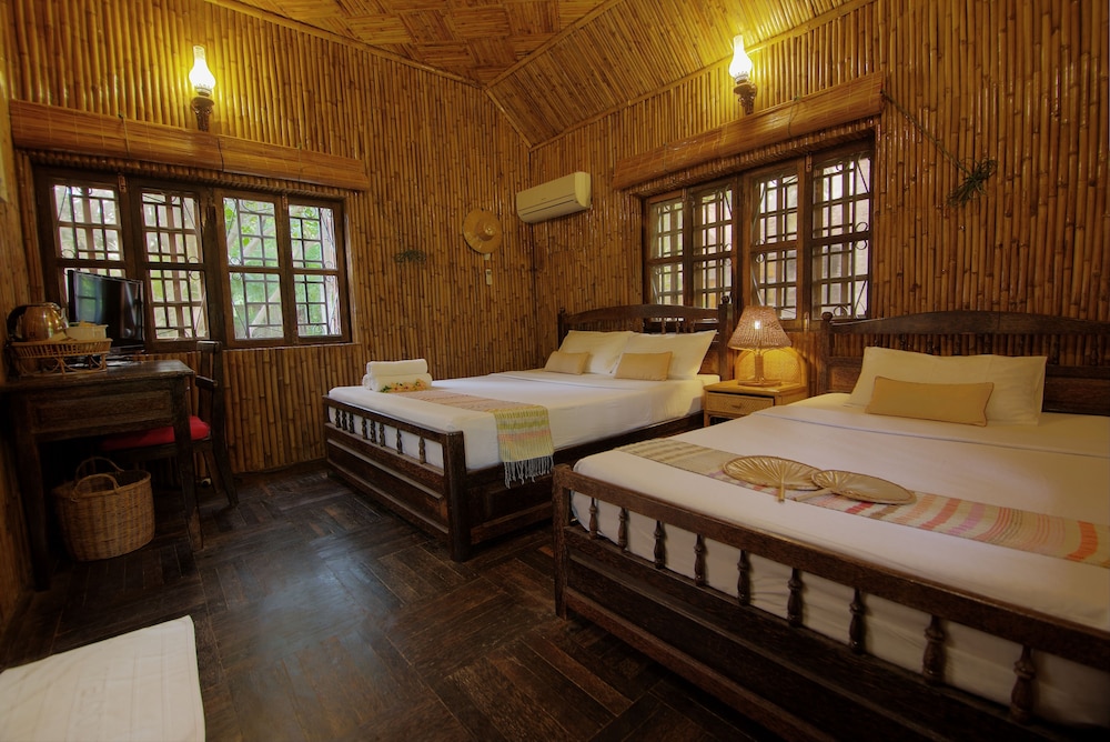 Palm Village Resort Spa 5/50