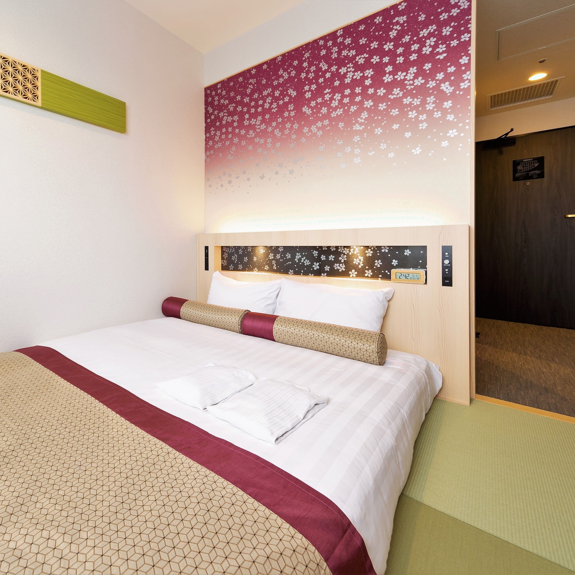 Sakura, Double Bed, Top Floor