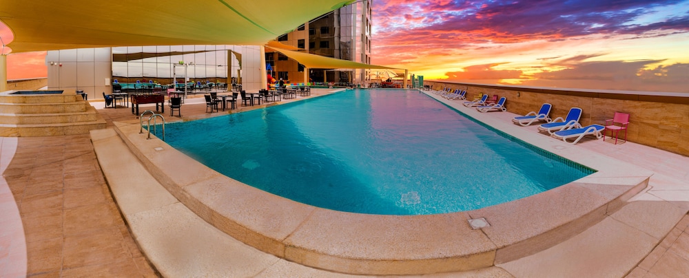 Luxe Grand Hotel Apartments 112/113