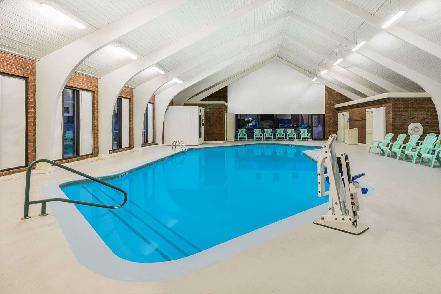 swimming pool spa