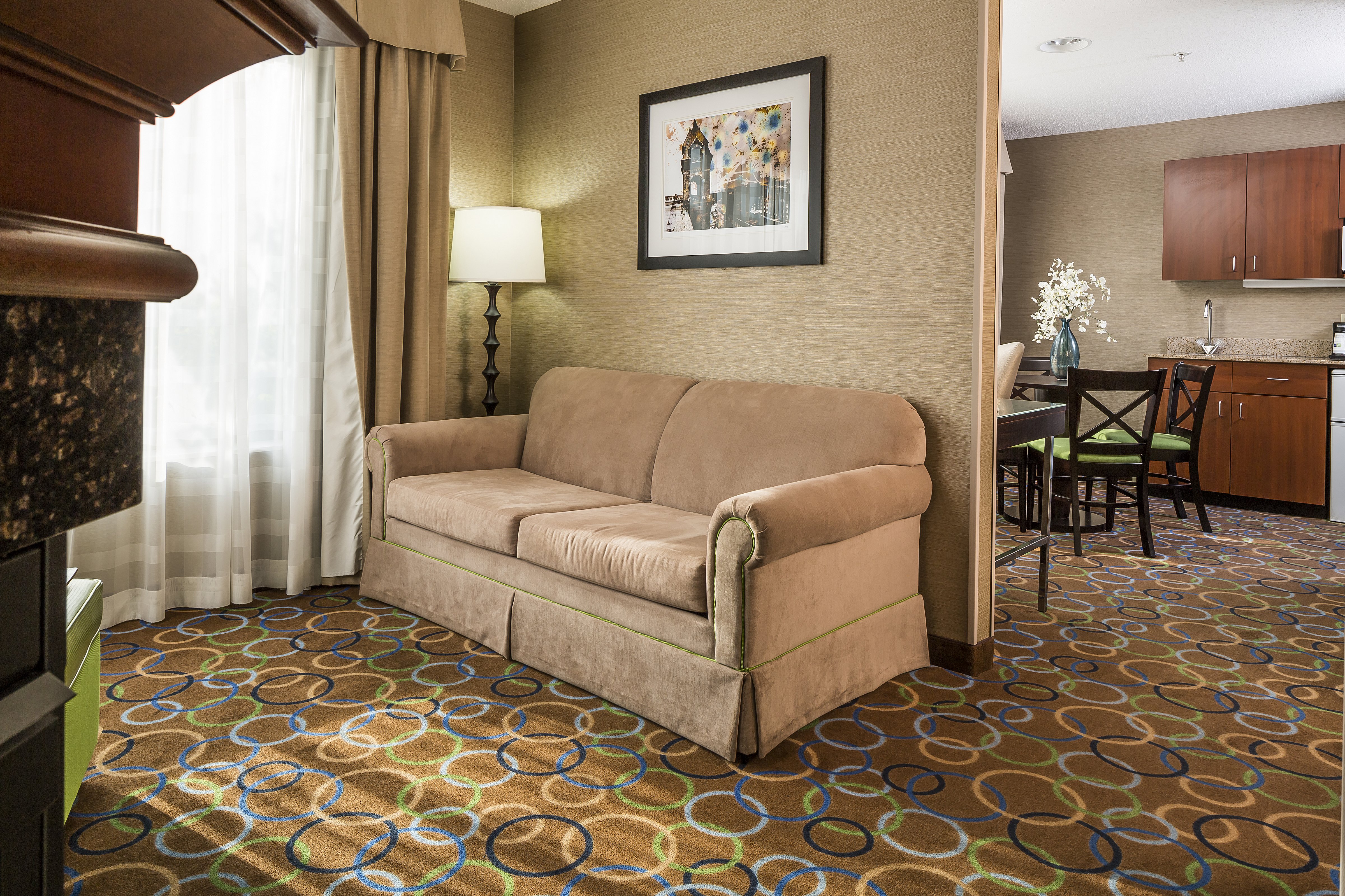Holiday Inn Express Hotel And Suites Manchester Airport 55/72