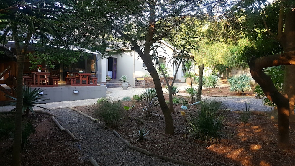 Aerotropolis Guest Lodge 38/50