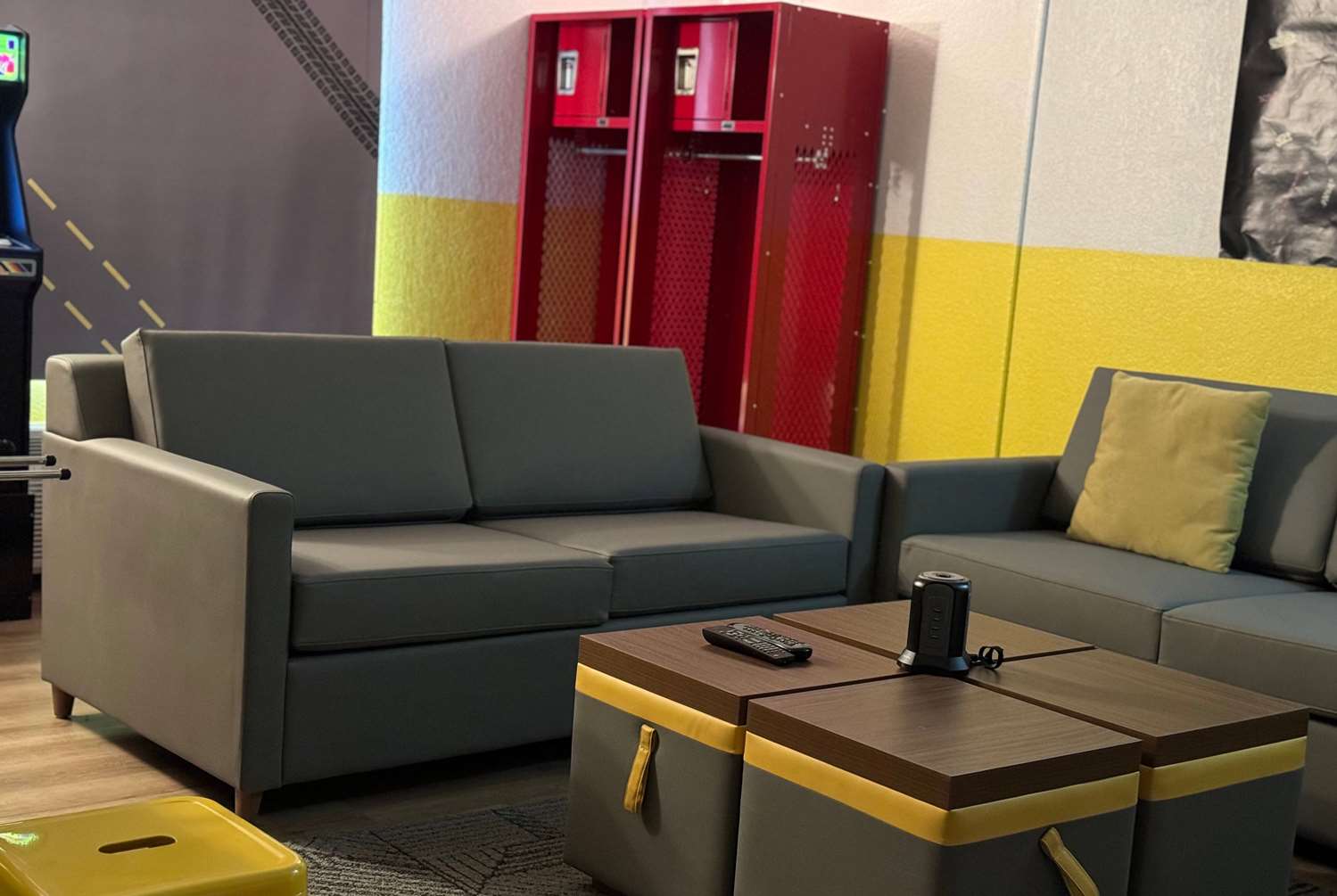 Super 8 by Wyndham Bloomington/Airport 17/31