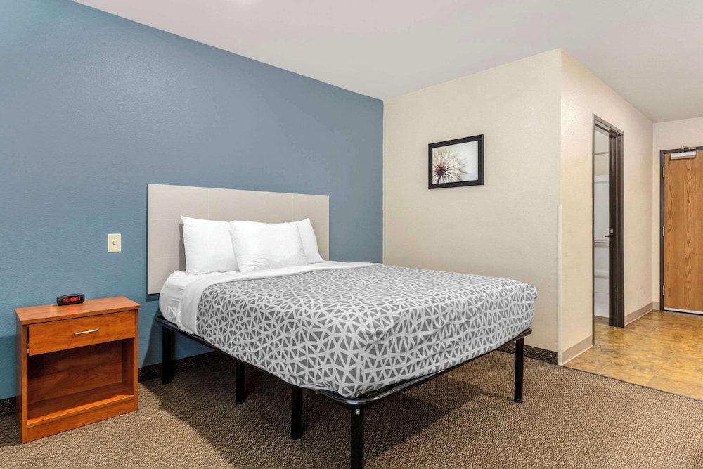 WoodSpring Suites Raleigh Garner 4/15