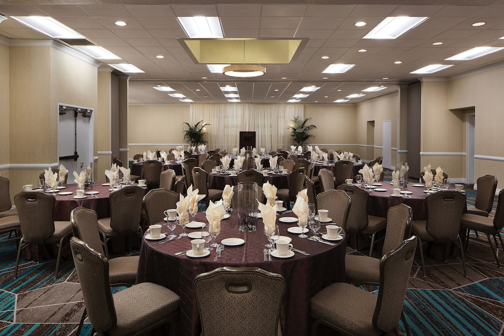 AC Hotel By Marriott Portland Lake Oswego 59/68