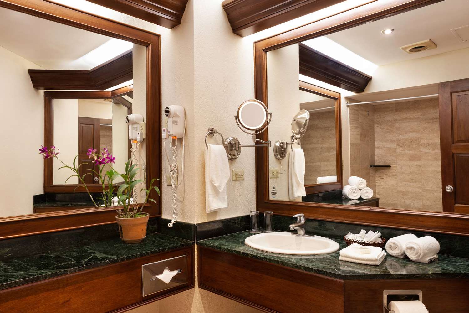 Wyndham San Jose Herradura Hotel & Convention Center 40/42