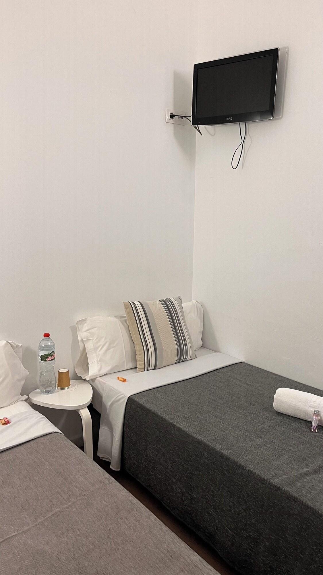 Interior, Economy, Triple, Multiple Beds, No View, Private Bathroom
