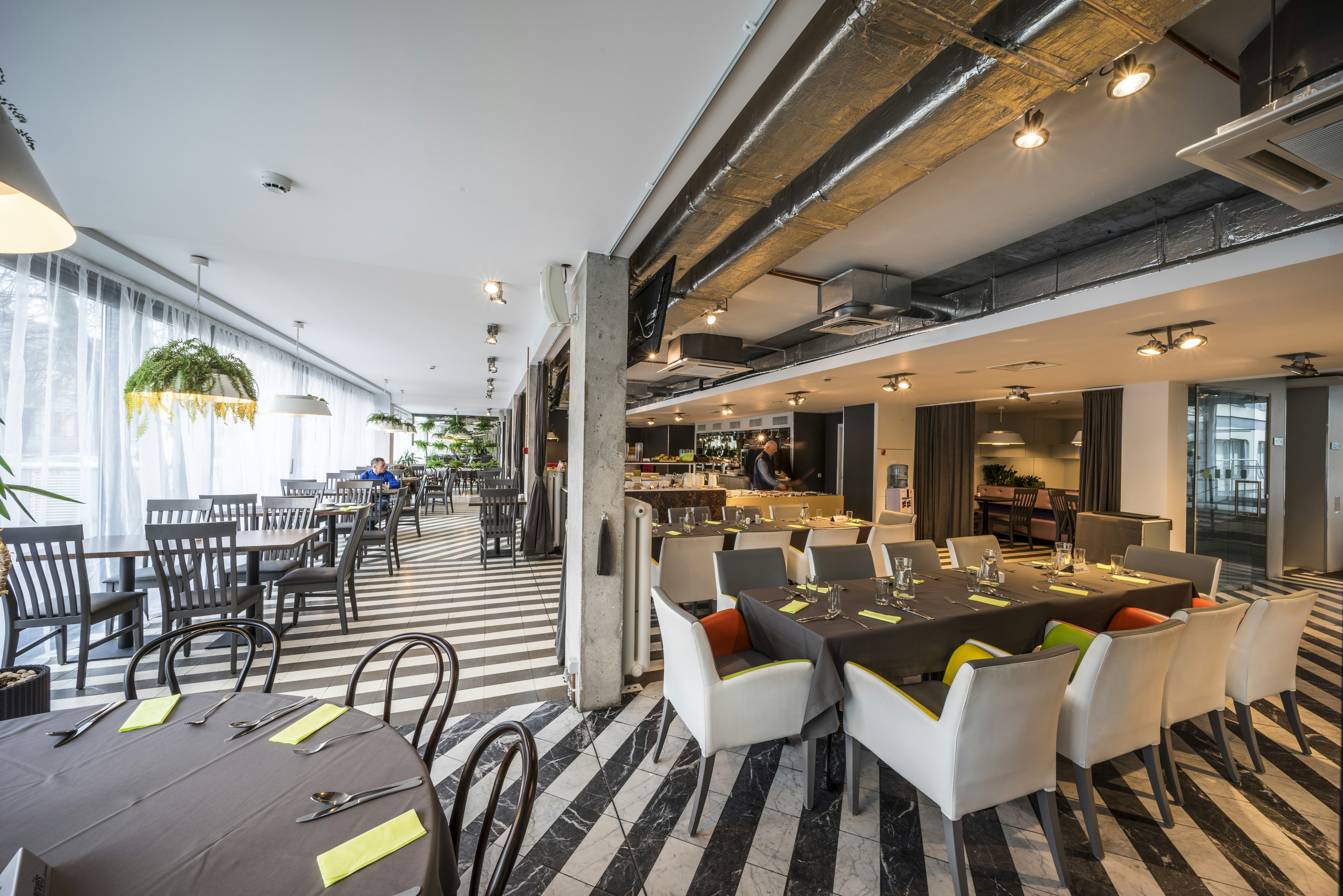 Rija Vef Hotel 31/35