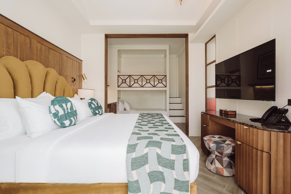 Villa, King Bed, Bunk Bed, Pool Access