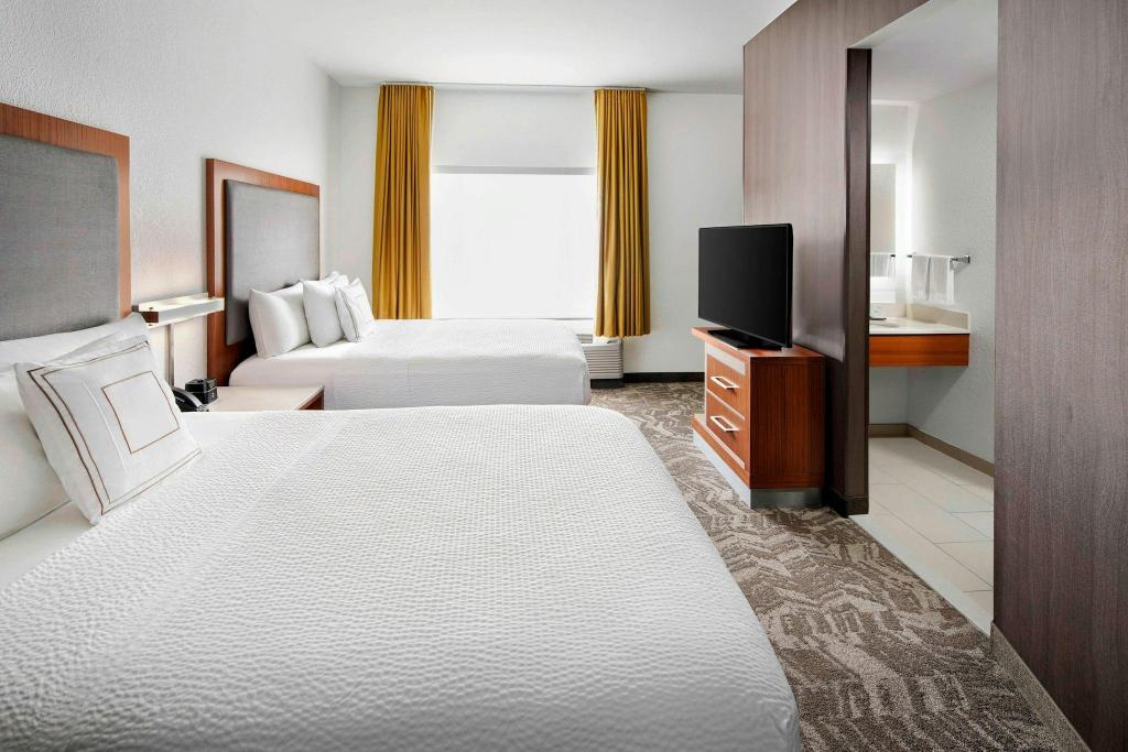 جناح بسريرين كوين بإطلالة على الجبل مع سرير سحّاب إضافي مع أريكة، Springhill Suites Scottsdale North 2/3