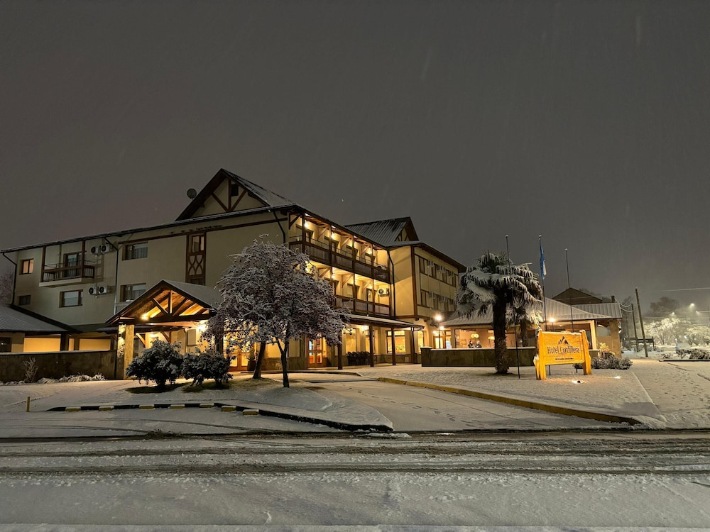 Cumbres Hotel 2/50