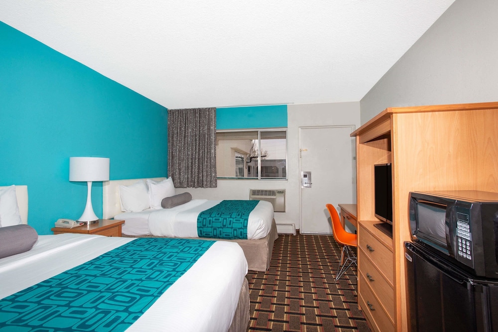 Howard Johnson By Wyndham Colorado Springs 18/33