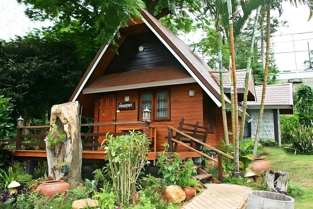 Phu Ing Fah Resort by ZUZU in MAE RIM