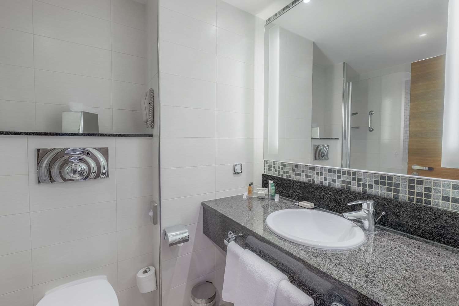 غرفة بسريرين منفصلين، Hilton Reading Hotel 3/6