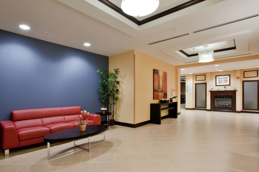 Holiday Inn Express Hotel and Suites Raleigh Sw Nc State 45/80
