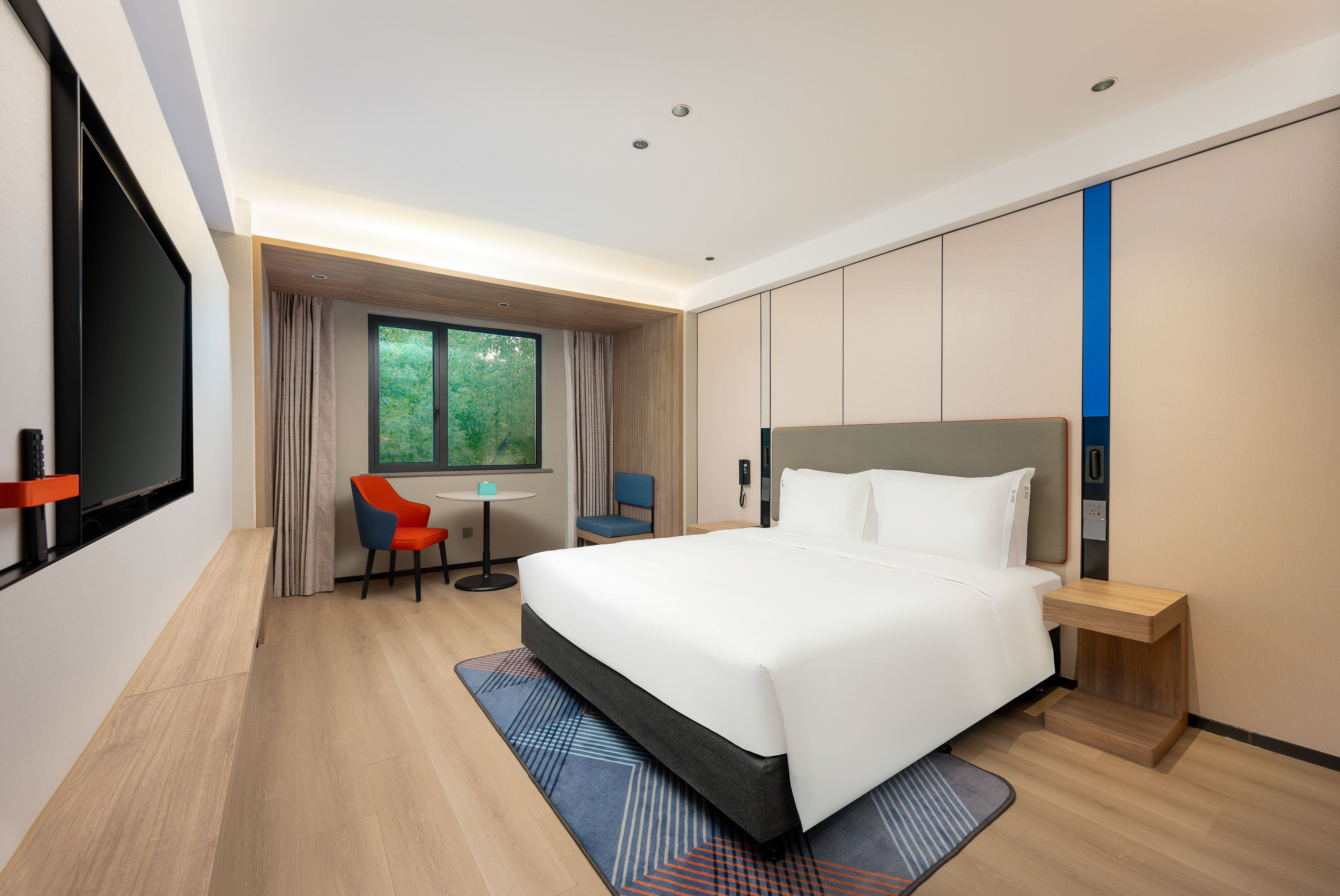 Standard, King Bed, Extra Floor Space