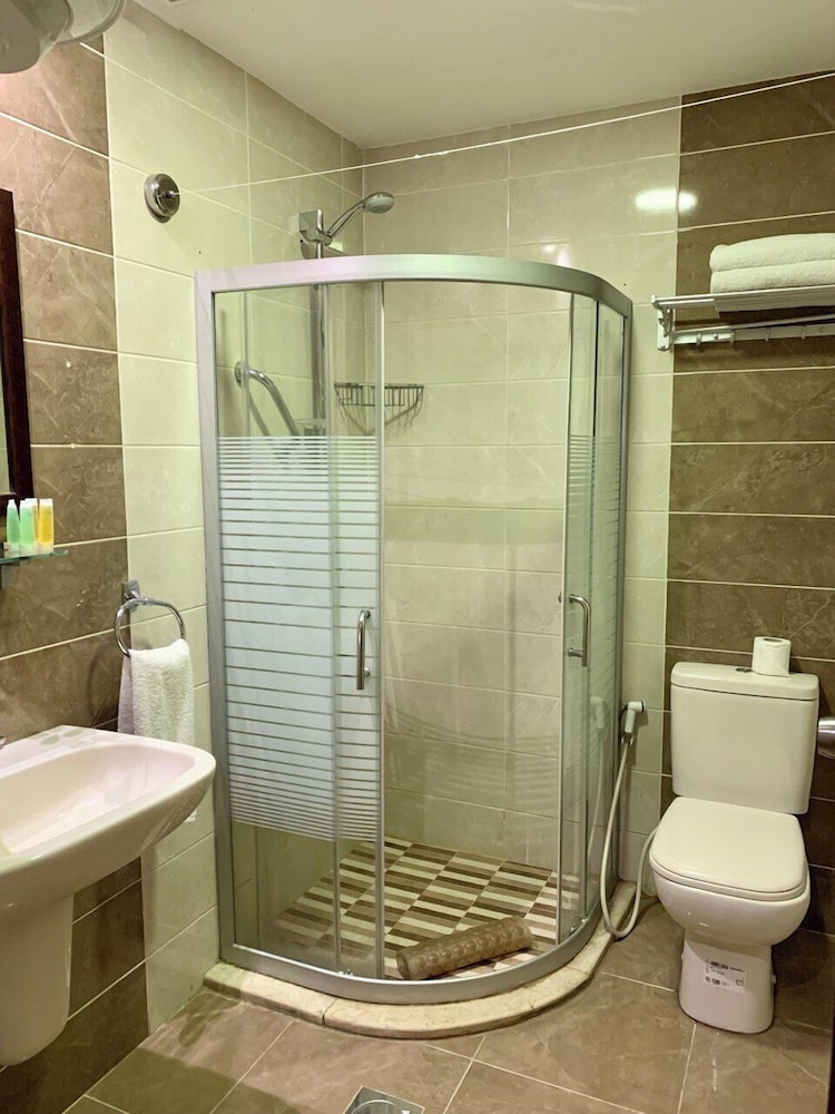 Ream Hotel 47/50