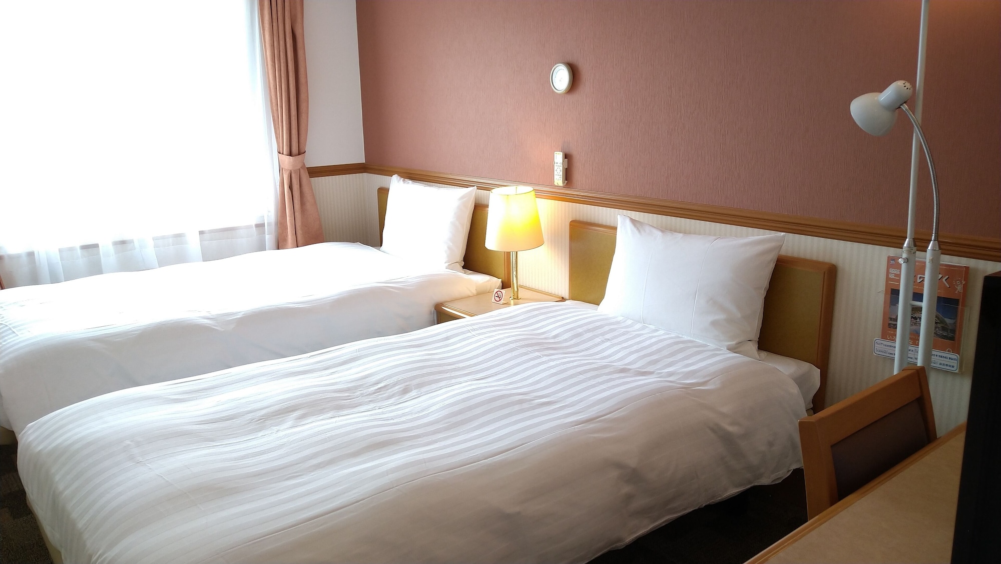 STANDARD, TWIN BEDS, SMOKING