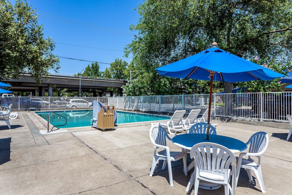 Motel6 Sacramento, CA - Downtown 50/60