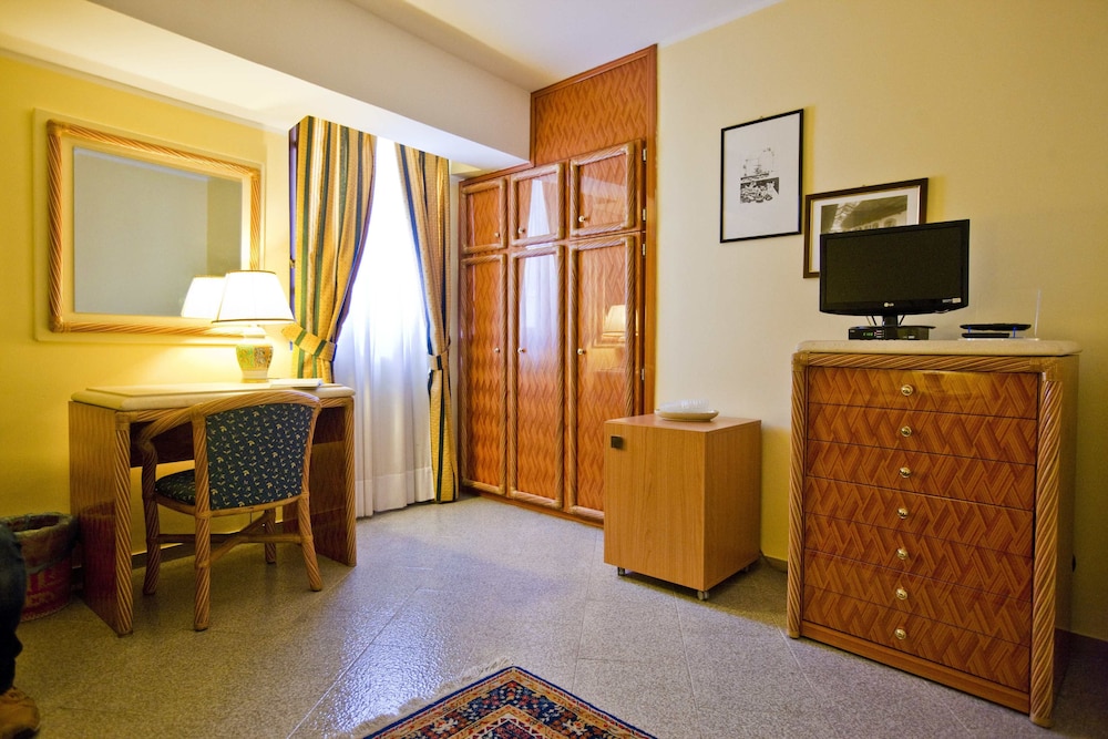 Hotel Elimo 44/72