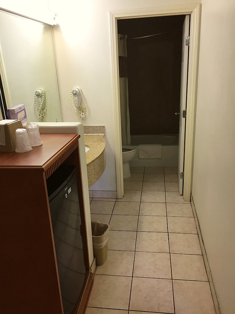 Colony Inn Buena Park 53/64