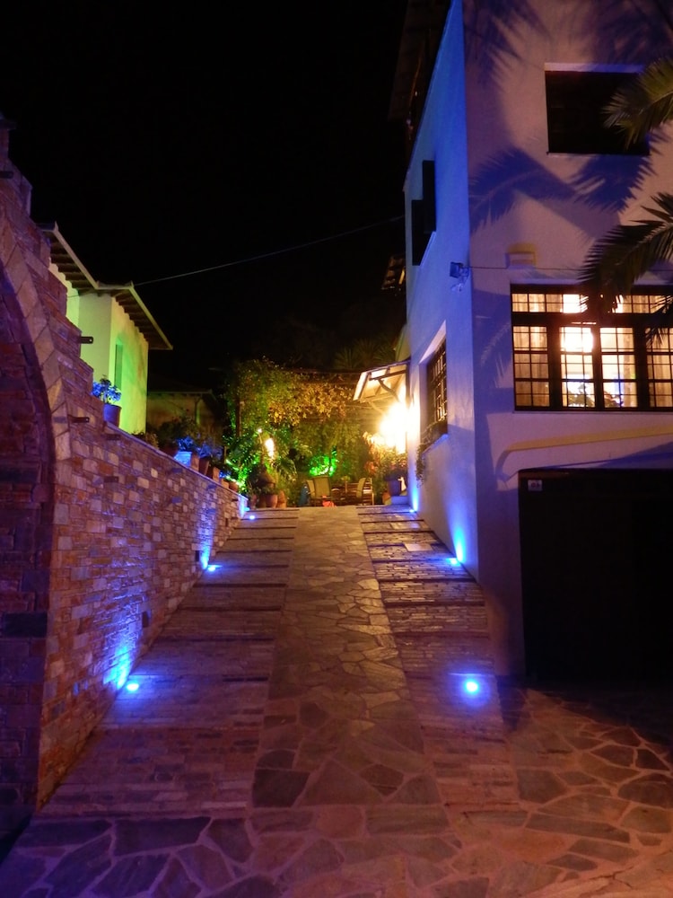 FLAMINGO HOTEL PELION 54/60