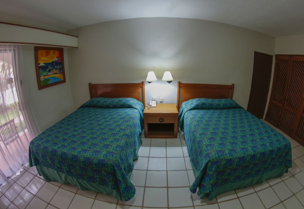 Plaza Pelicanos Club Beach Resort 14/50